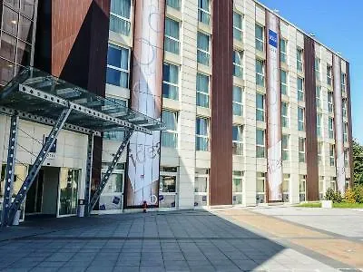 아이디어 밀라노 말펜사 에어포트 4* 카세 누오베